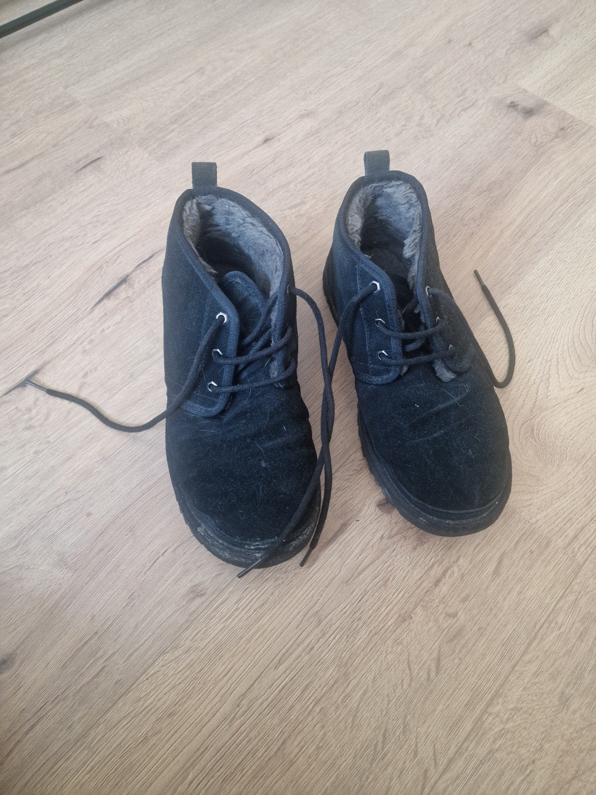 UGG enkellaarzen, Ophalen, Zwart, Boots, Zo goed als nieuw