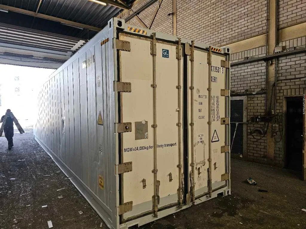 VERNOOY REEFERS 120558, Dave Vernooij, Davevernooij@icloud.com, Kellensedwarsweg 9
4004JC  Tiel, NL