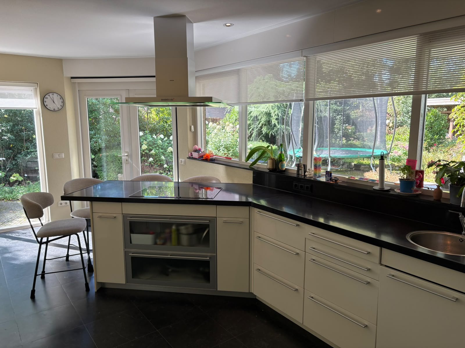 Complete moderne keuken hoogglans wit met Siemens & Bosch, Ophalen, Gebruikt, Wit, Graniet of Steen