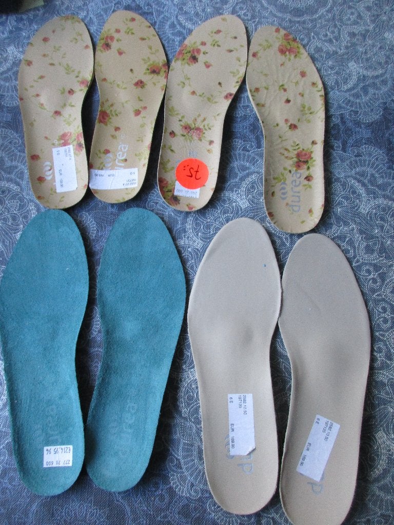 4 paar inlegzolen voor damesschoenen ( Durea) maat 6 à 1,50, Ophalen of Verzenden, Nieuw, Zwart