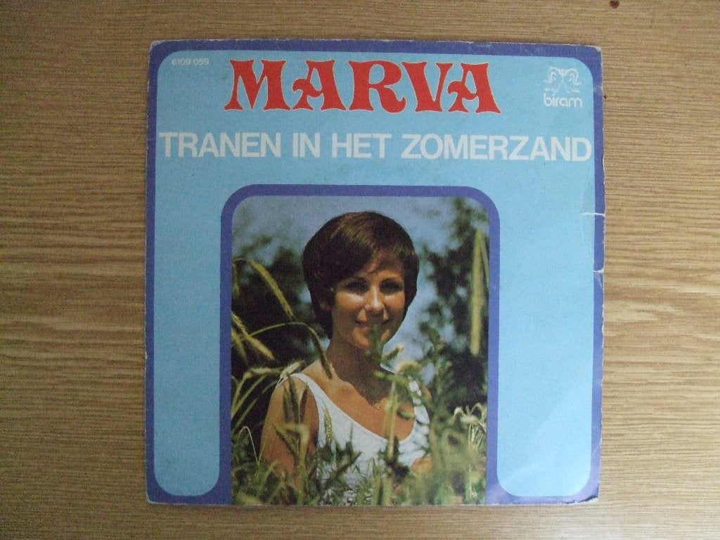 MARVA    TRANEN IN HET ZOMERZAND / EEN LAATSTE DANS MET JOU, 7 inch, Ophalen of Verzenden, Zo goed als nieuw, Nederlandstalig