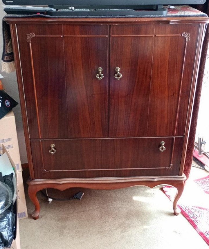 Queen Anne, mahoniehouten tv meubel, Ophalen