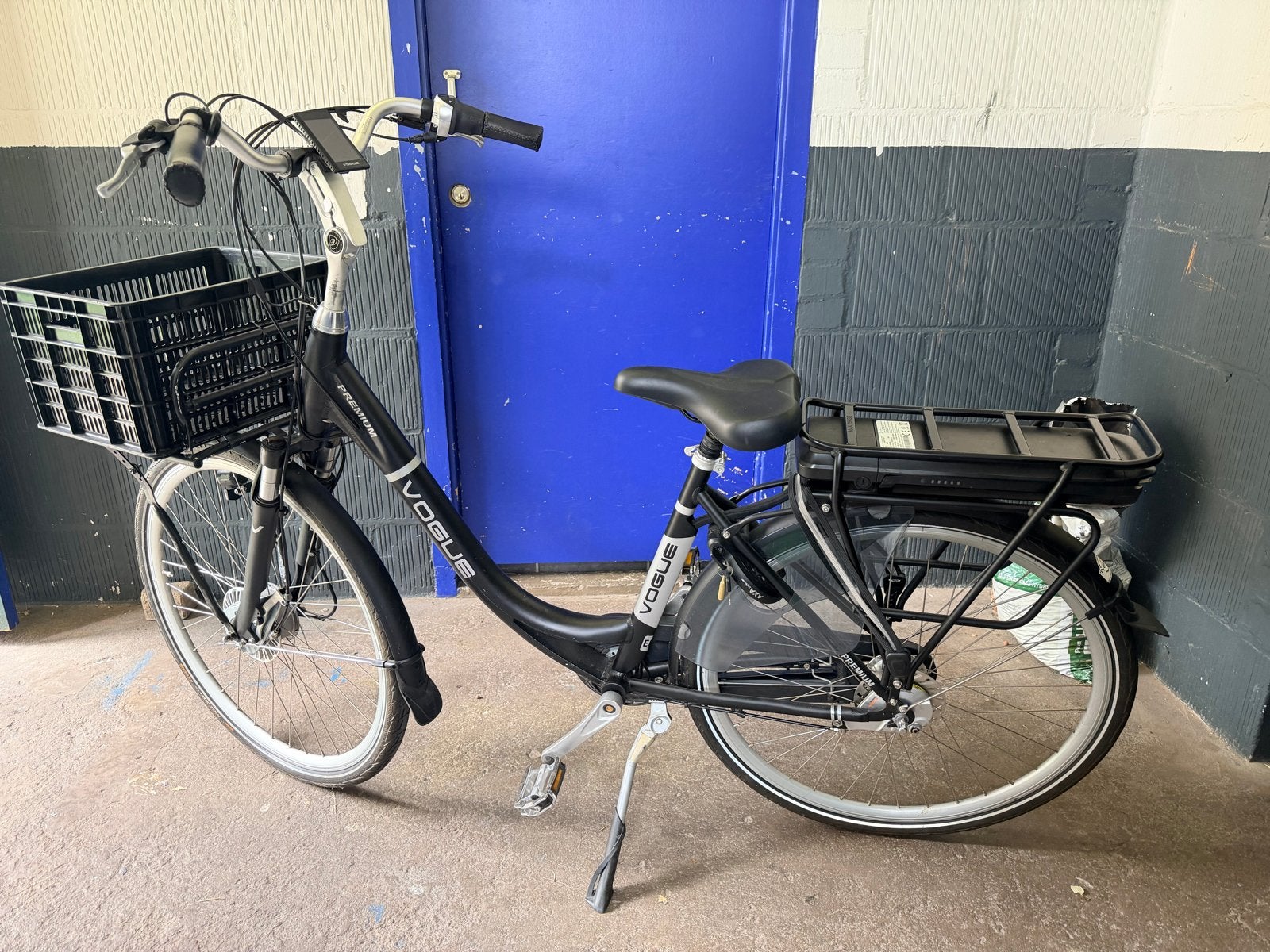 Vogue elektrische fiets - Comfortabel en betrouwbaar, Zo goed als nieuw, 51 tot 55 cm, 50 km per accu of meer, Ophalen