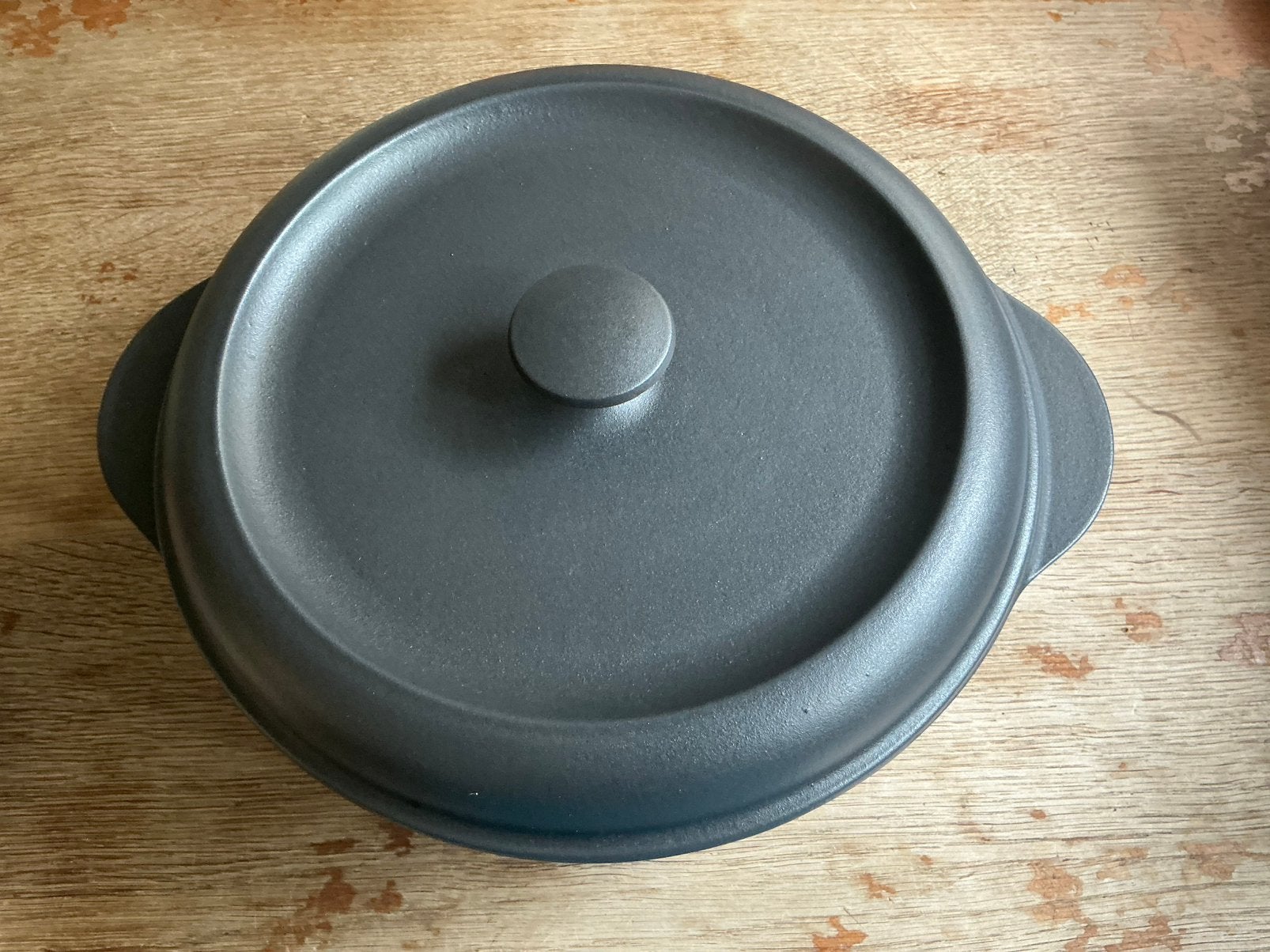 Made in France gietijzeren pan (28 cm), Ophalen of Verzenden, Zo goed als nieuw, Gietijzer, Koekenpan of Braadpan