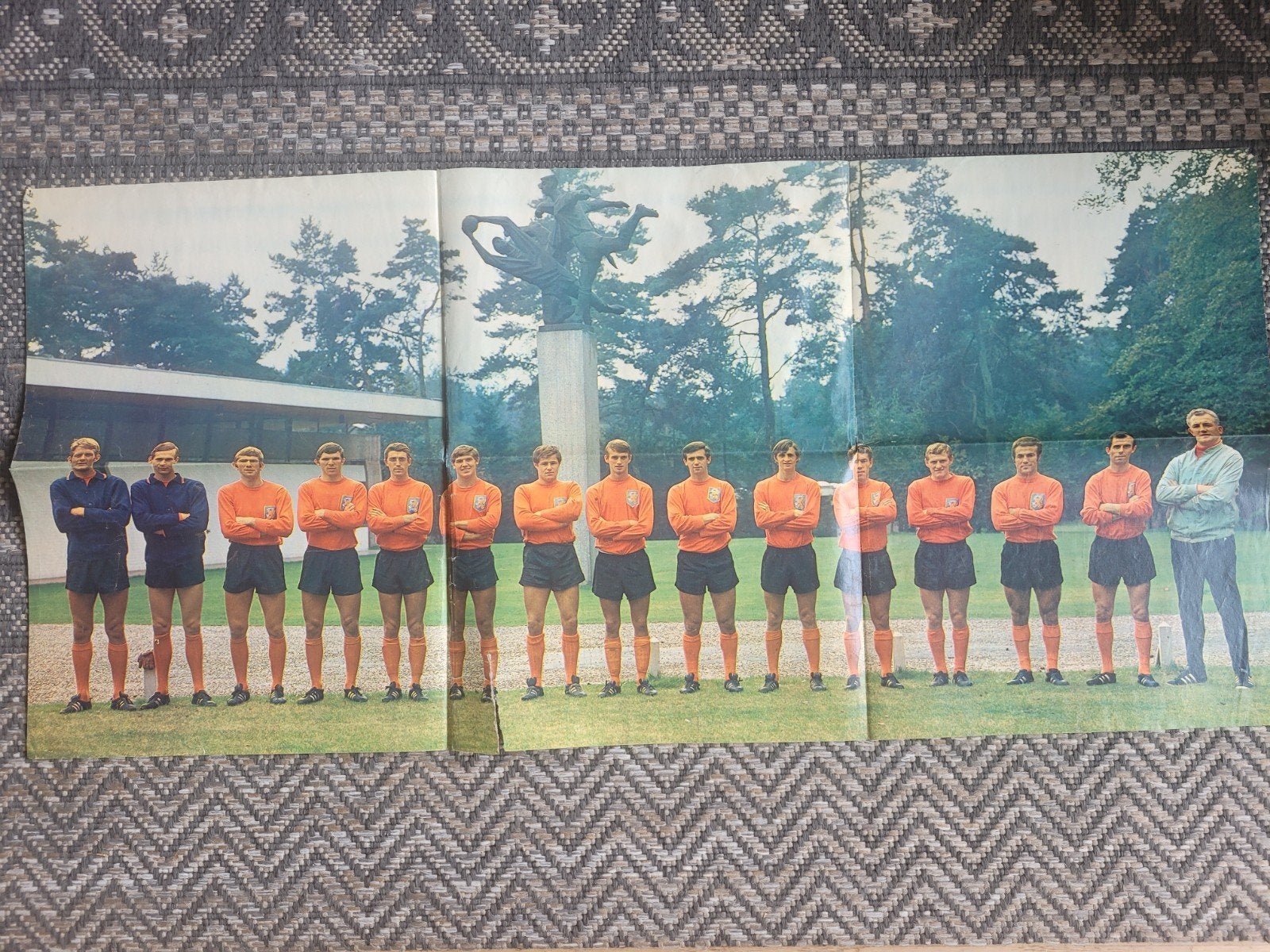 Voetbalposter Nederlands Elftal 1968, Ophalen of Verzenden, 1960 tot 1980, Gebruikt, Overige onderwerpen