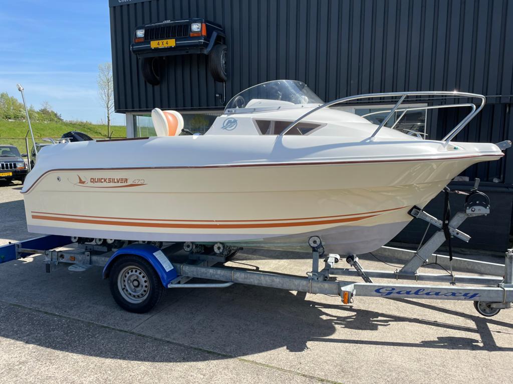 Zeer nette Quicksilver 470 cabin + 50 pk Mercury EFI, Watersport en Boten, Vis- en Consoleboten, Ophalen, Viertaktmotor, 5 m, Zo goed als nieuw