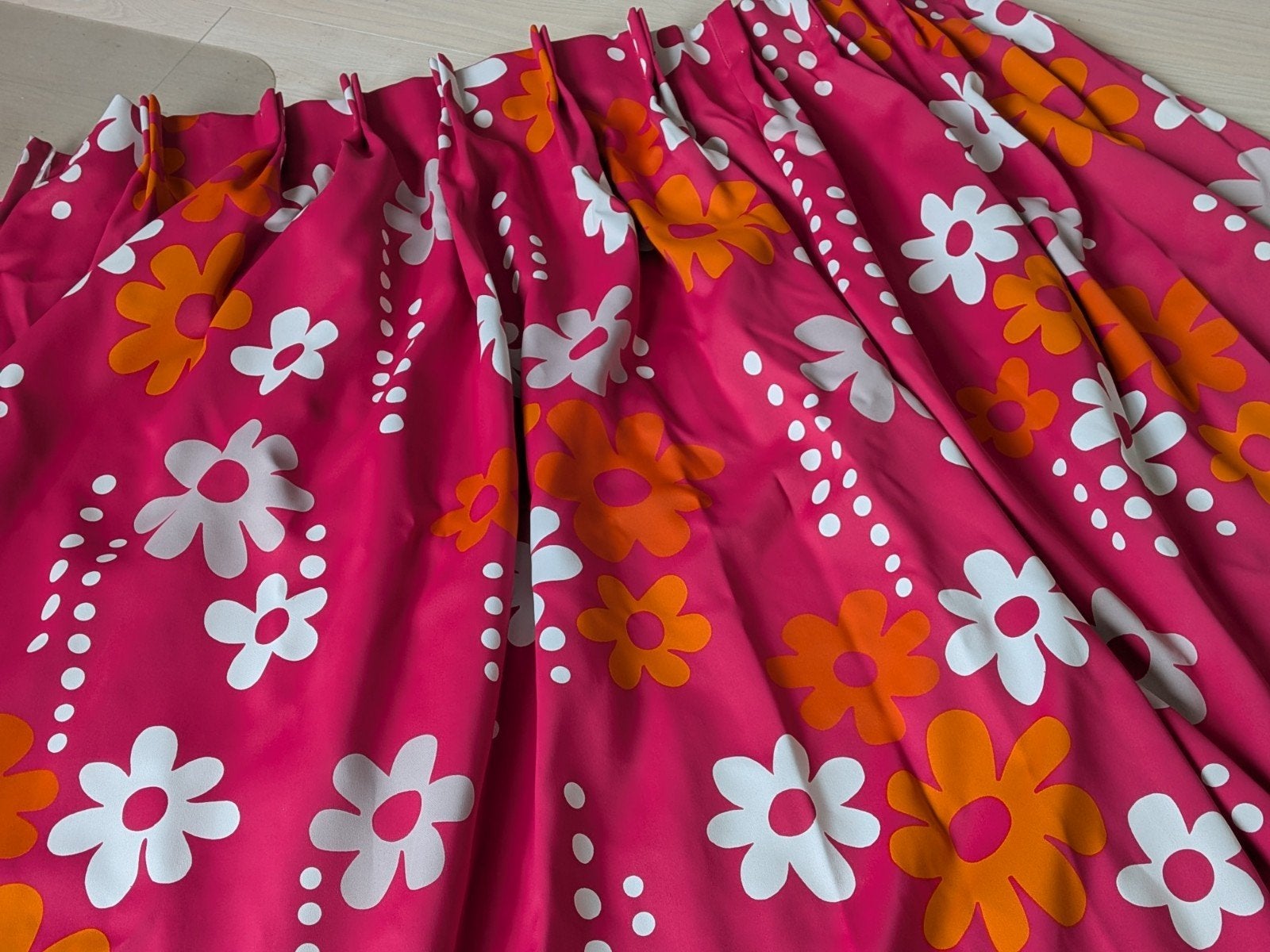 Verduisterend Gordijn Roze Oranje Bloemenprint, Huis en Inrichting, Overige kleuren, Ophalen of Verzenden, Zo goed als nieuw, 200 cm of meer