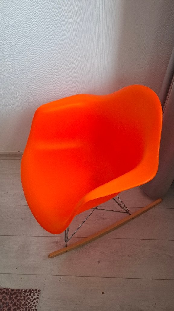 Schommelstoel oranje, Ophalen, Kunststof, Overige kleuren, Zo goed als nieuw