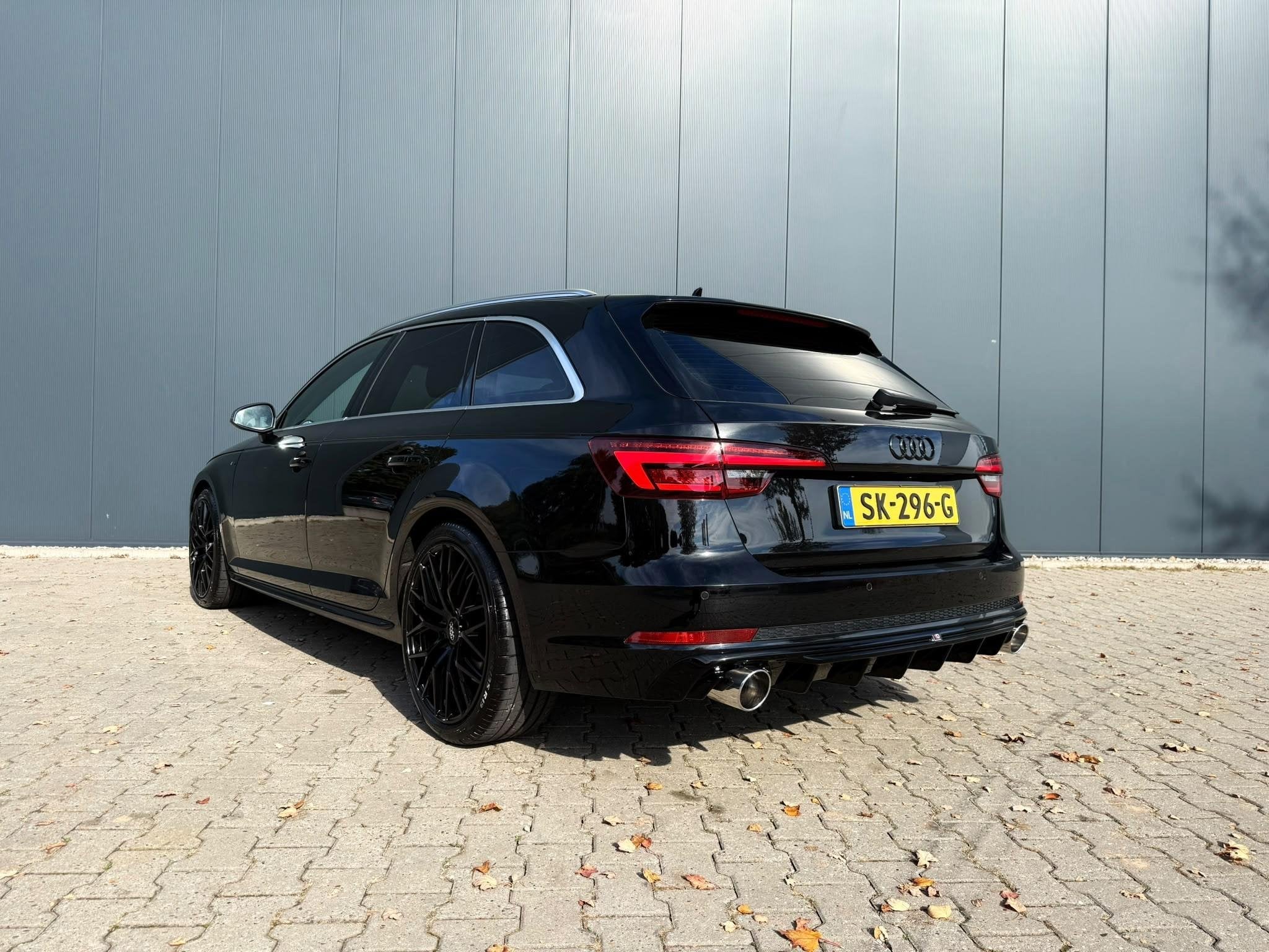 Foto 7 van Audi A4 Avant 1.4 TFSI Sport S line edition navi / 19 inch l