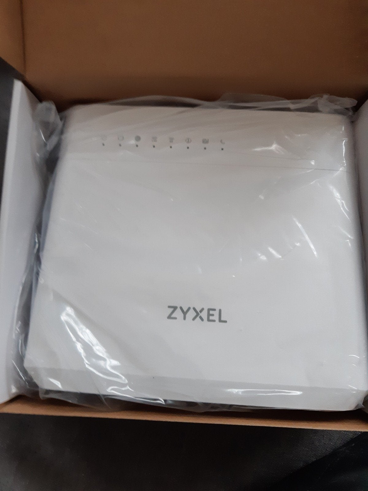Zyxel Router met modem - Nieuw in doos, Computers en Software, Ophalen of Verzenden, Nieuw, Router met modem, Zyxel