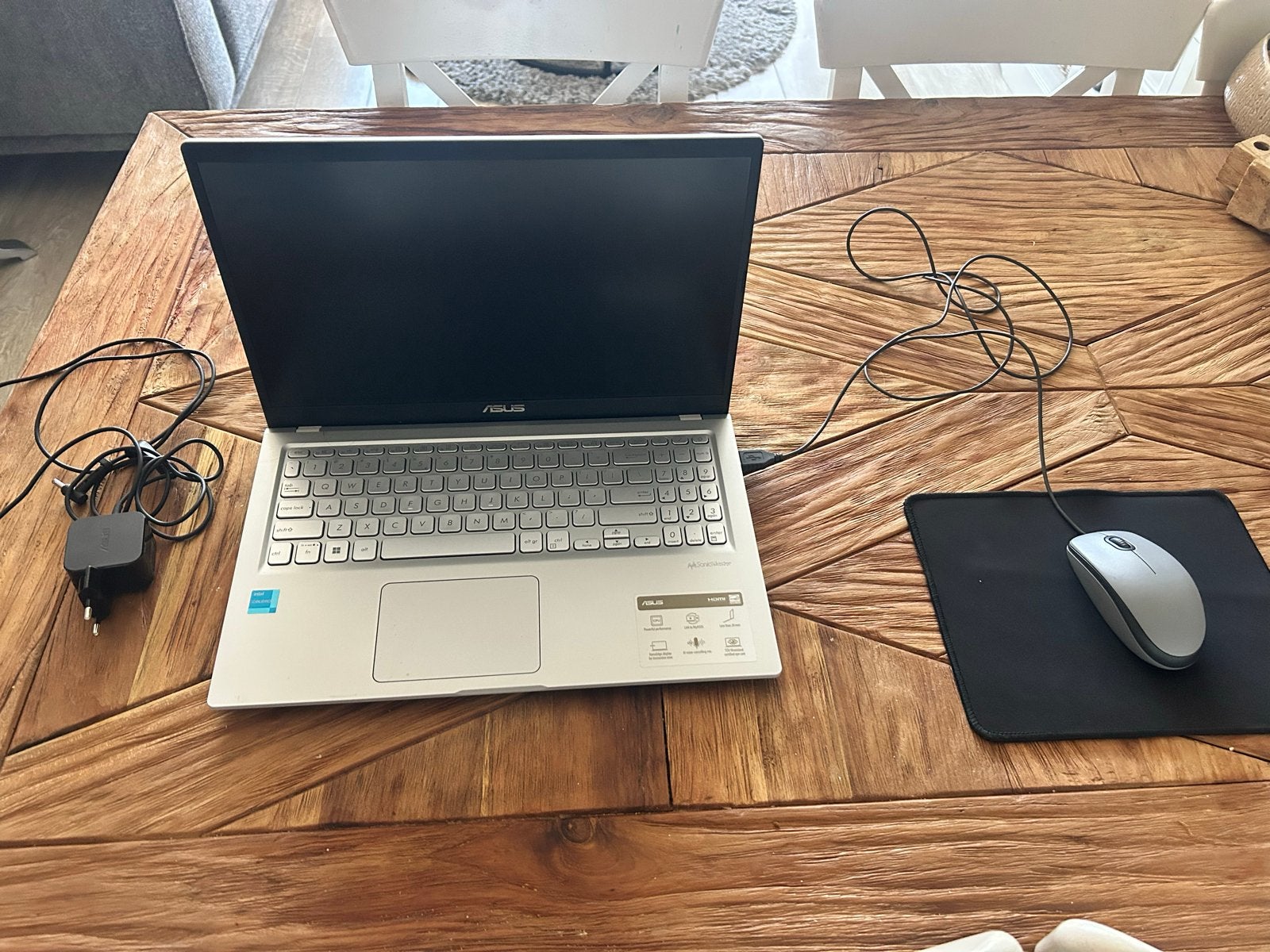 ASUS X5155KA-EJ217 Laptop - 15 inch Full HD, Computers en Software, Ophalen, 2 tot 3 Ghz, 8 GB, Zo goed als nieuw