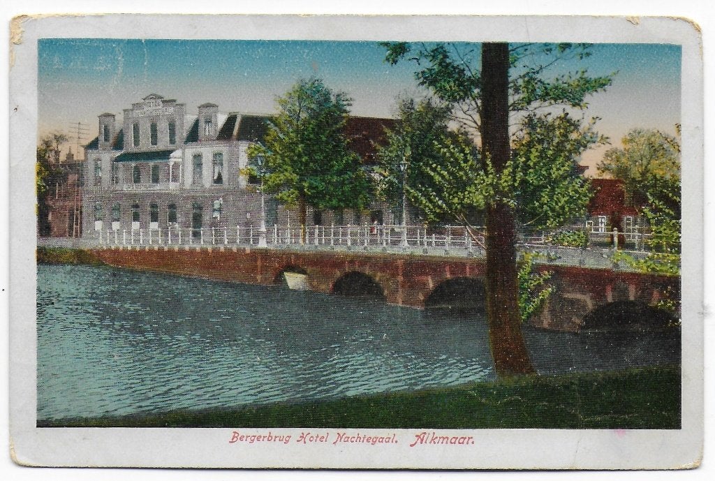 Alkmaar Bergerbrug Hotel Nachtegaal Ansichtkaart (B6434 ), Ophalen of Verzenden, 1920 tot 1940, Gelopen, Noord-Holland