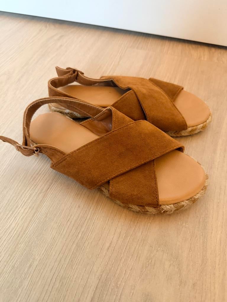 Mooie bruin beige sandalen maat 36, Bruin, Zo goed als nieuw, Sandalen of Muiltjes, Ophalen of Verzenden