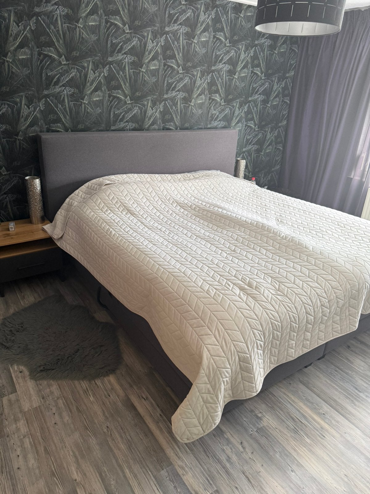 Te koop een hele mooi boxspring en twee nachtkastjes, Ophalen, Tweepersoons, Zo goed als nieuw, 180 cm