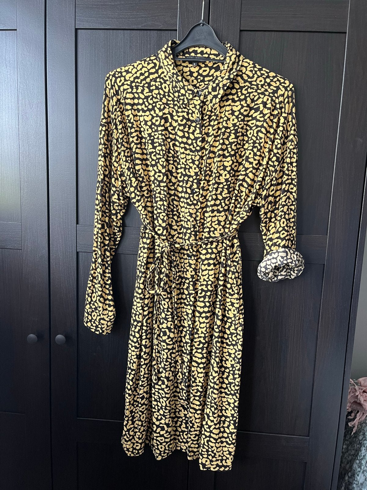 Juul & Belle jurk met luipaardprint, maat S, Kleding | Dames, Jurken, Geel, Ophalen of Verzenden, Zo goed als nieuw, Knielengte