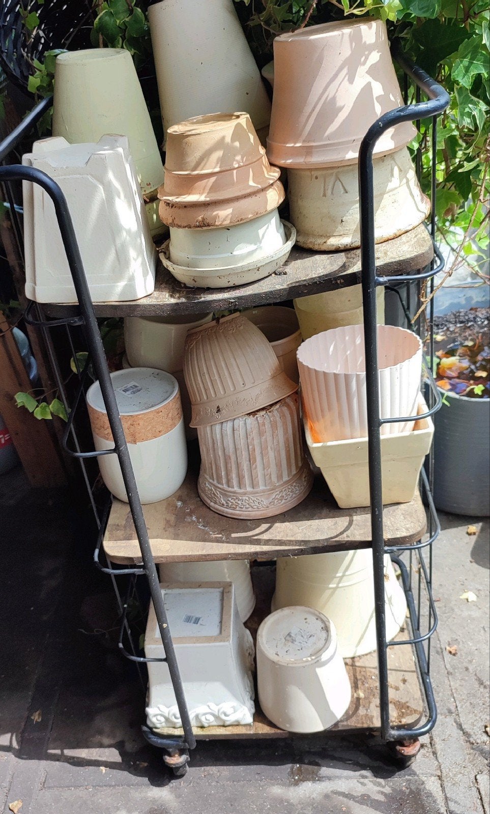 Bloempotten creme / ecru / gebroken wit vanaf € 1,-, Ophalen, Rond, Aardewerk, Minder dan 40 cm