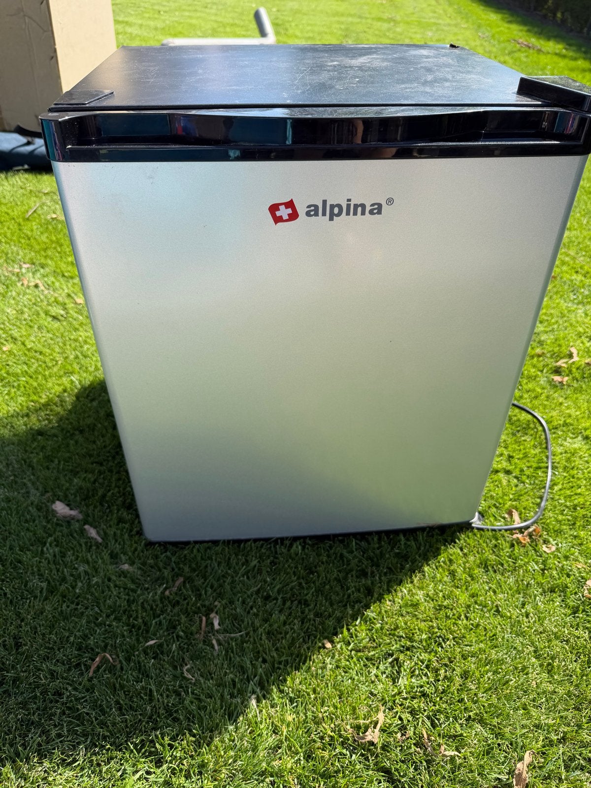 Alpina mini koelkast - compact en handig, Ophalen, Minder dan 75 liter, Zonder vriesvak, Gebruikt