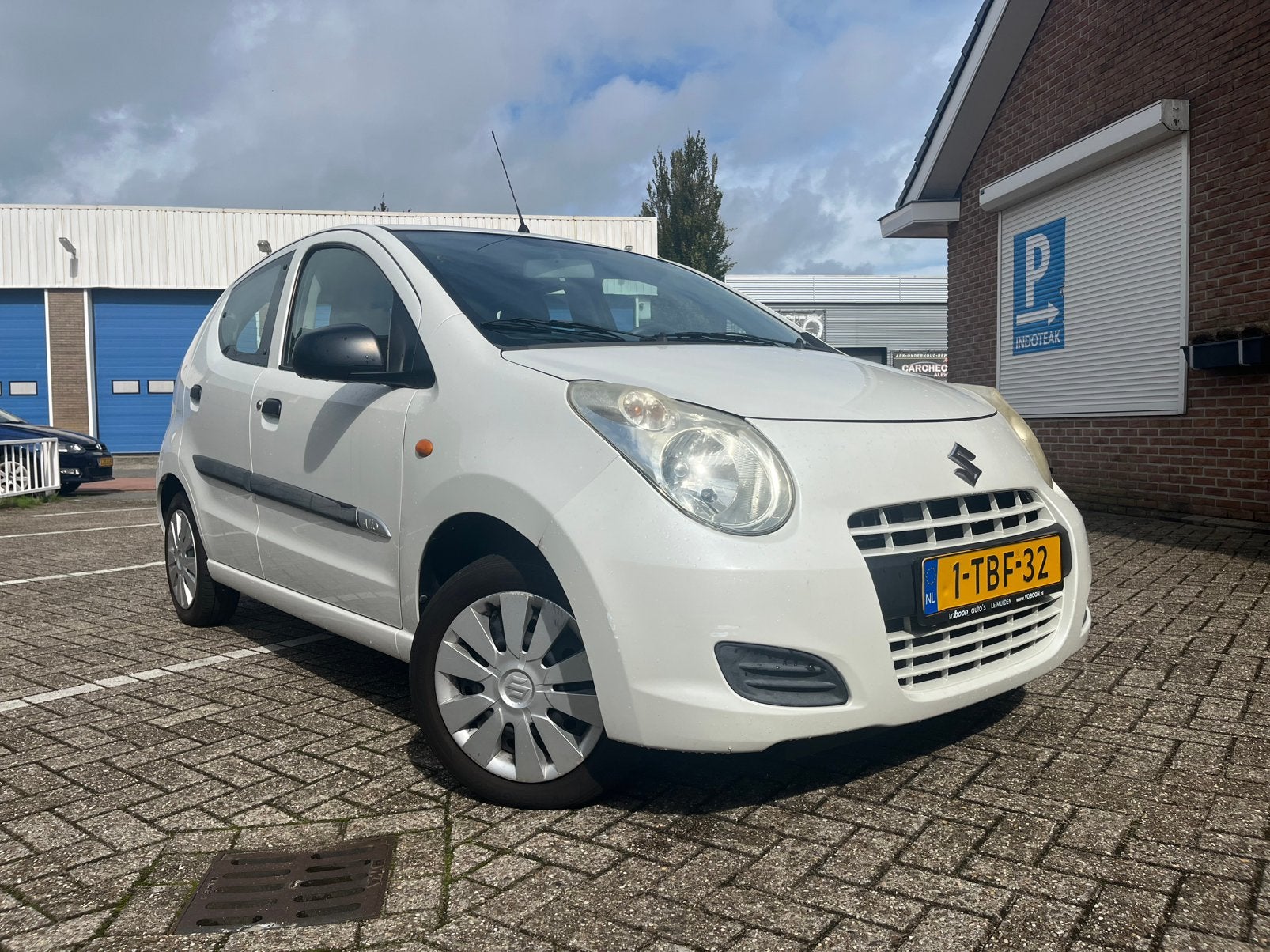 Suzuki Alto 1.0 2014 Wit, Auto's, Voorwielaandrijving, Stof, 200 kg, 4 stoelen