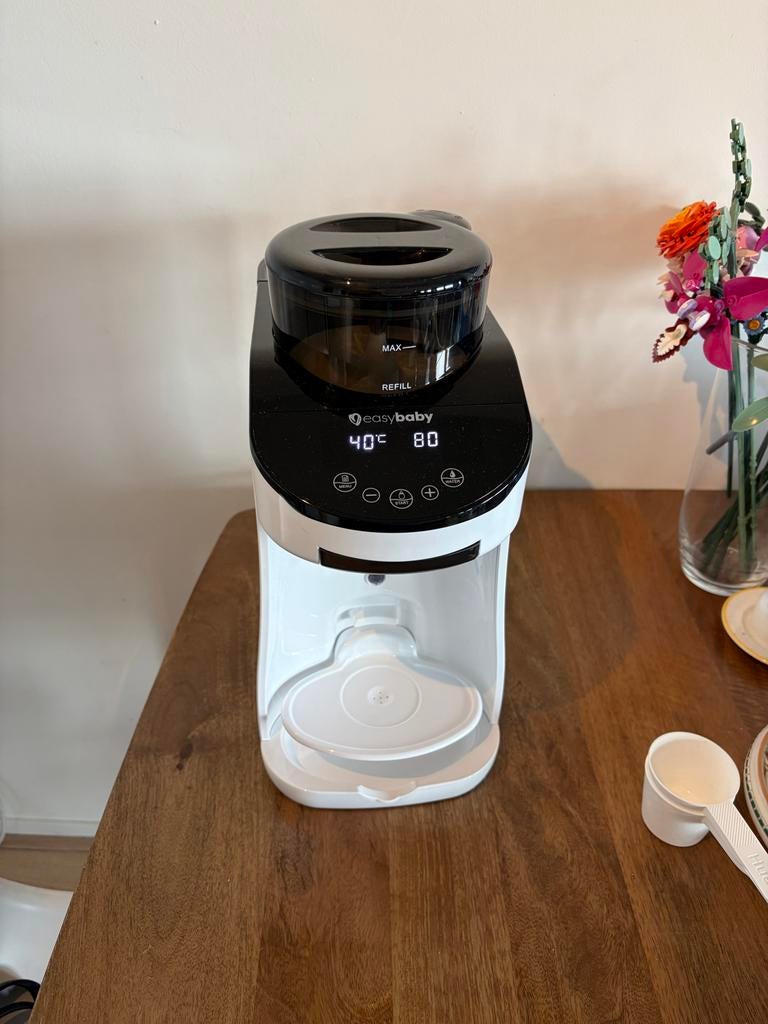 Easybaby Milkmaker - Babyvoeding in 8 seconden!, Ophalen of Verzenden, Zo goed als nieuw, Flessen- of potjesverwarmer