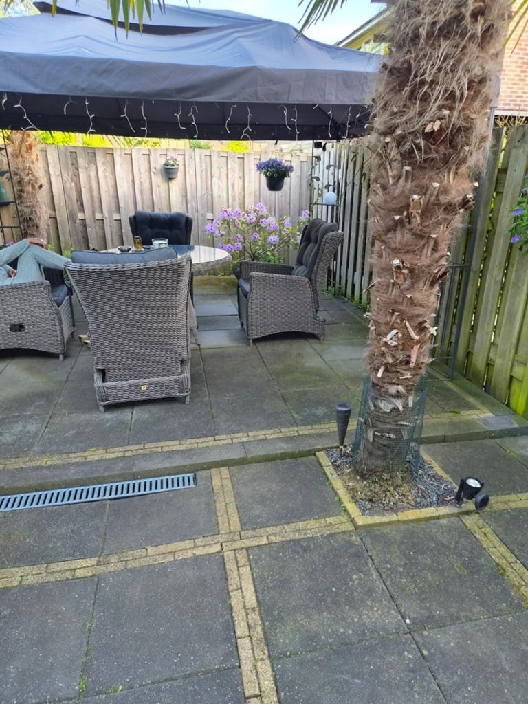 Gratis tegels 50x50 met waaltjes, Tuin en Terras, Ophalen of Verzenden, Gebruikt, Zweefparasol