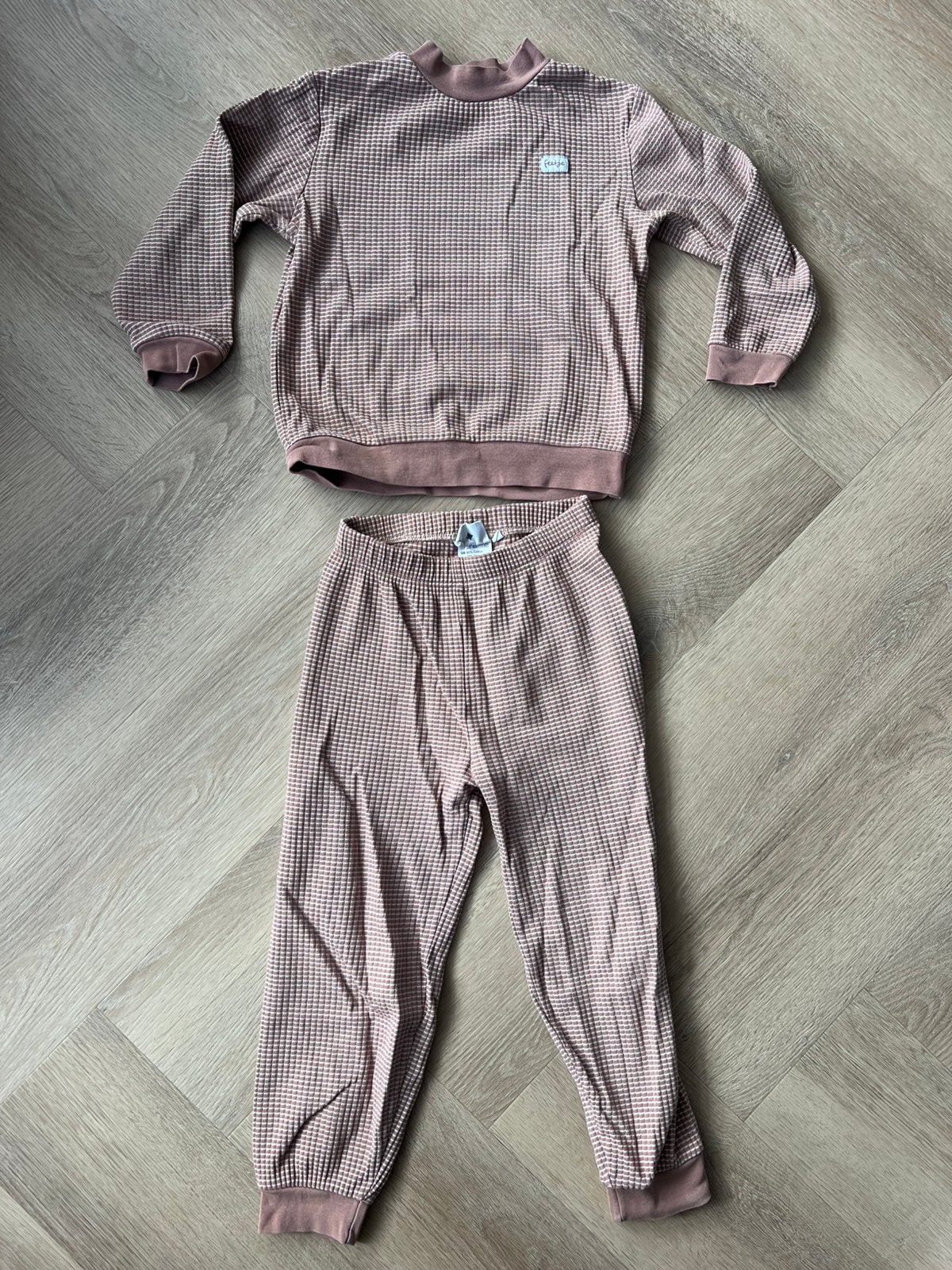 Feetje wafel pyjama bruin maat 110, Ophalen of Verzenden, Zo goed als nieuw, Nacht- of Onderkleding