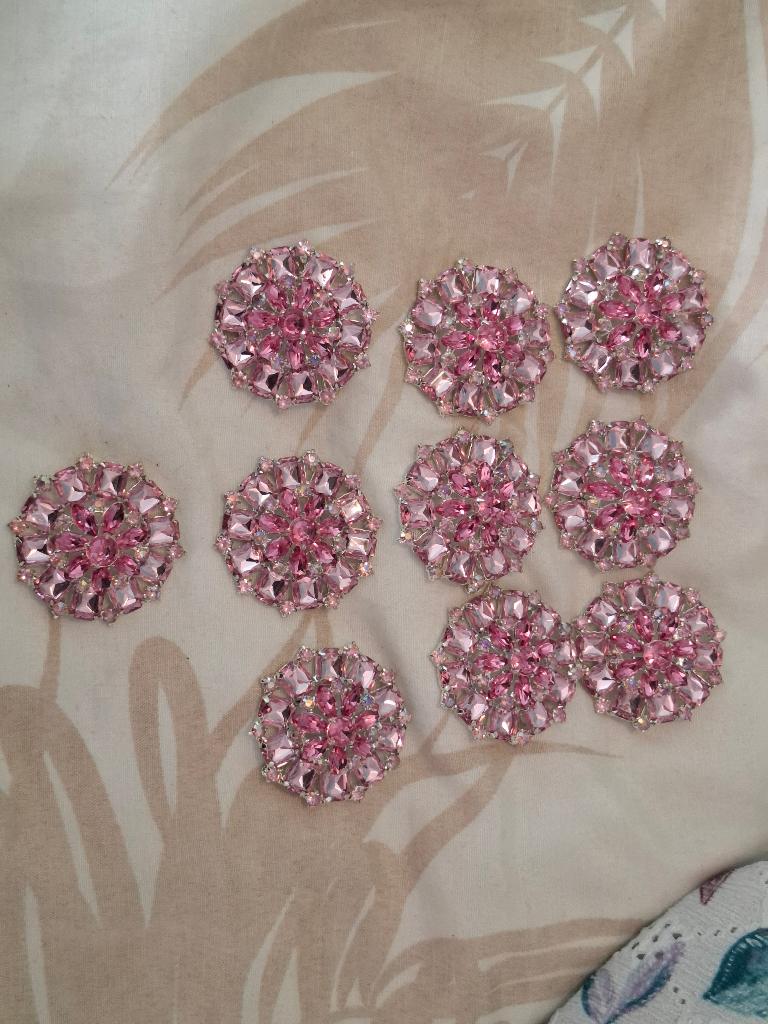 Kleine PARTIJ broches roze 3,50 euro, Ophalen of Verzenden, Zo goed als nieuw, Overige kleuren, Overige materialen