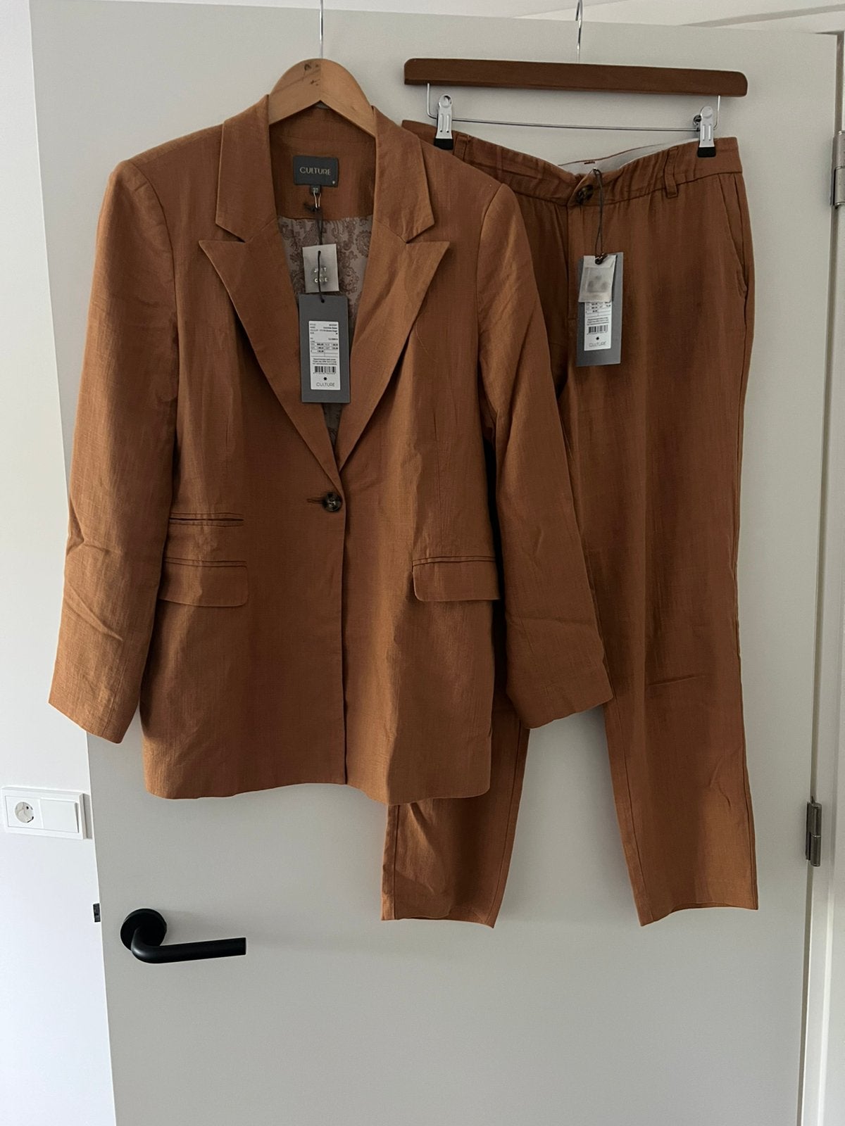 Linnen Dames pak van CULTURE, Kleding | Dames, Ophalen of Verzenden, Nieuw, Overige kleuren, Kostuum of Pak