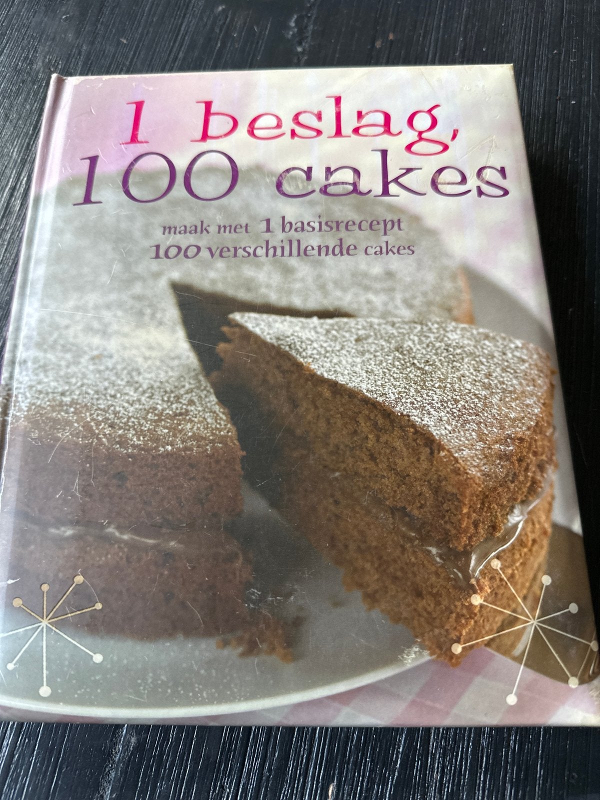 1 Beslag, 100 Cakes - Bakboek met veel recepten, Boeken, Ophalen of Verzenden, Zo goed als nieuw, Overige gebieden, Taart, Gebak en Desserts