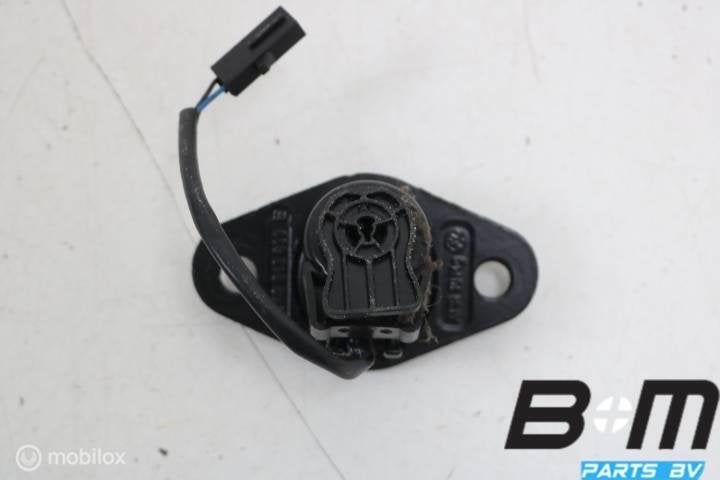 Vangplaat schuifdeur onder VW Caddy 2K Life 2K0843639E, Gebruikt