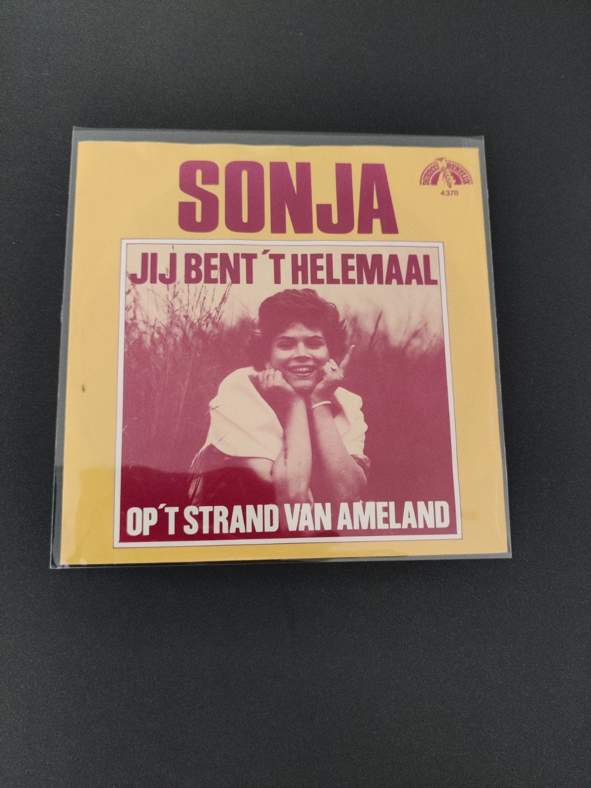 Sonja - Jij bent 't helemaal / Op 't strand van Ameland, Ophalen of Verzenden, Zo goed als nieuw, Overige formaten, Levenslied of Smartlap
