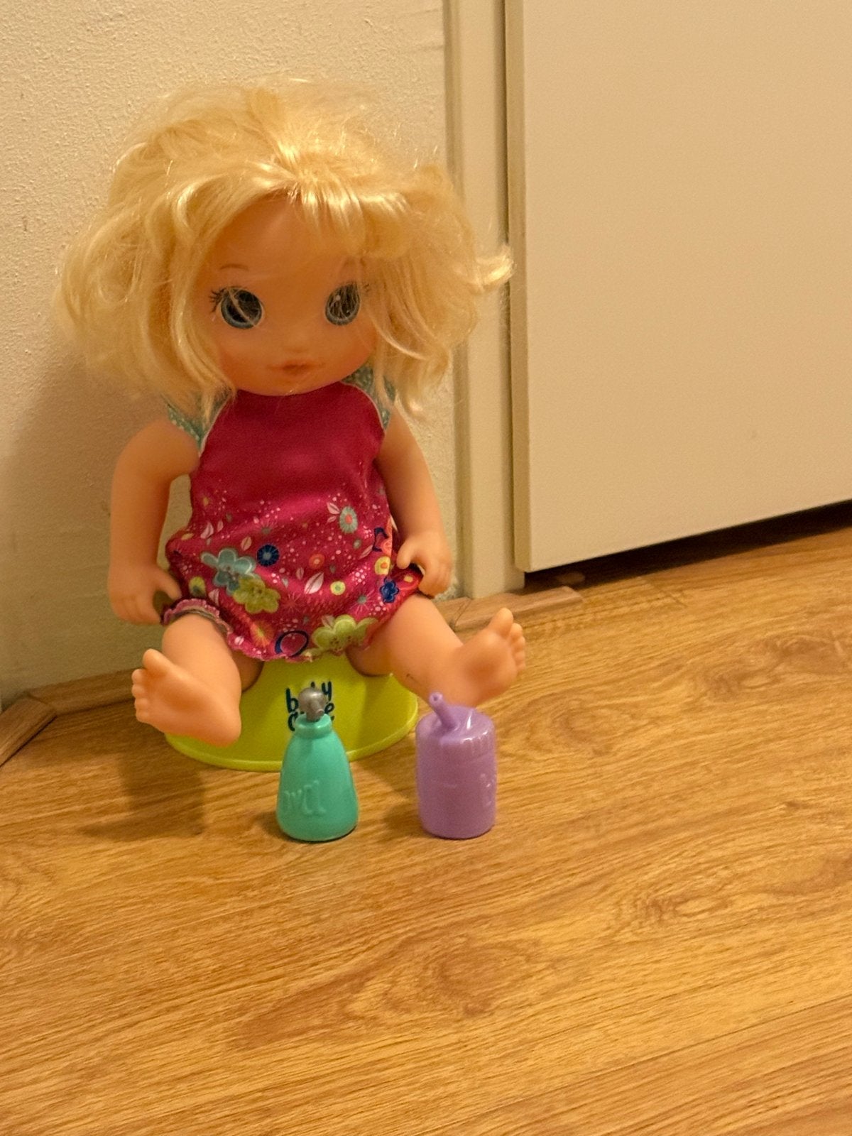 Baby Alive pop met accessoires, Kinderen en Baby's, Speelgoed | Poppen, Ophalen, Gebruikt, Babypop