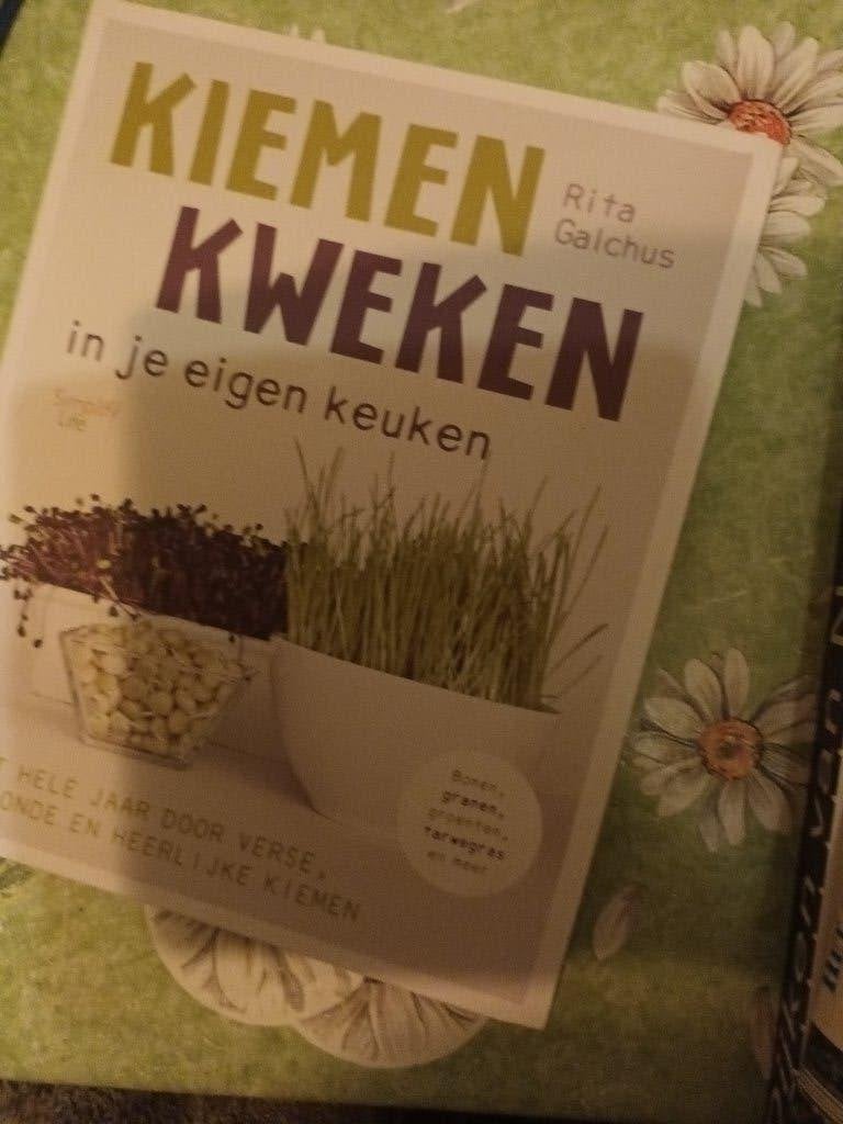 Kiemen kweken in je eigen keuken Koken kruiden groente graan, Boeken, Kruiden en Alternatief, Ophalen of Verzenden, Zo goed als nieuw