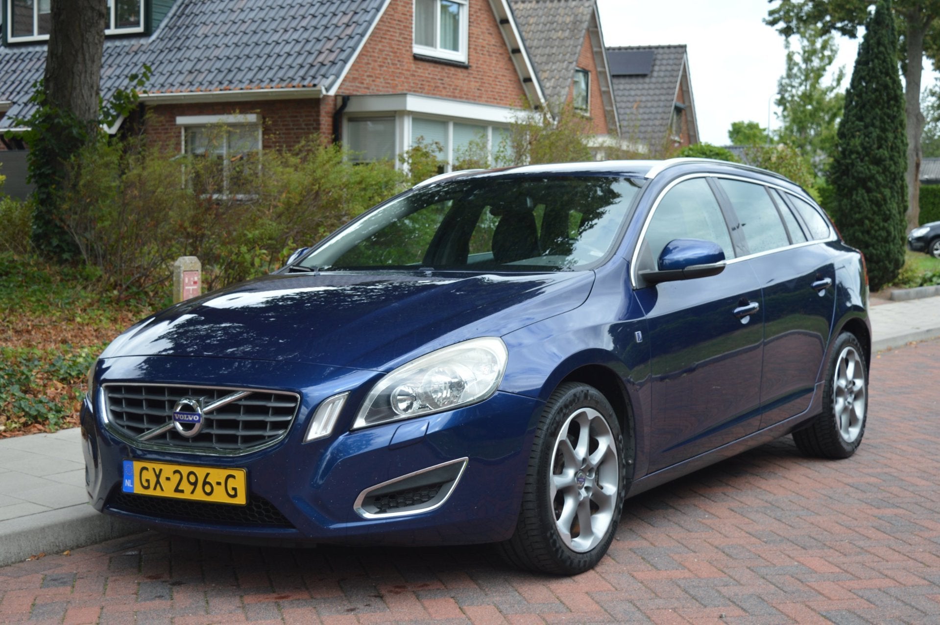 Volvo V60 1.6 T3 Ocean Race /dealer onderhouden, Auto's, Voorwielaandrijving, 15 km/l, Gebruikt, Zwart