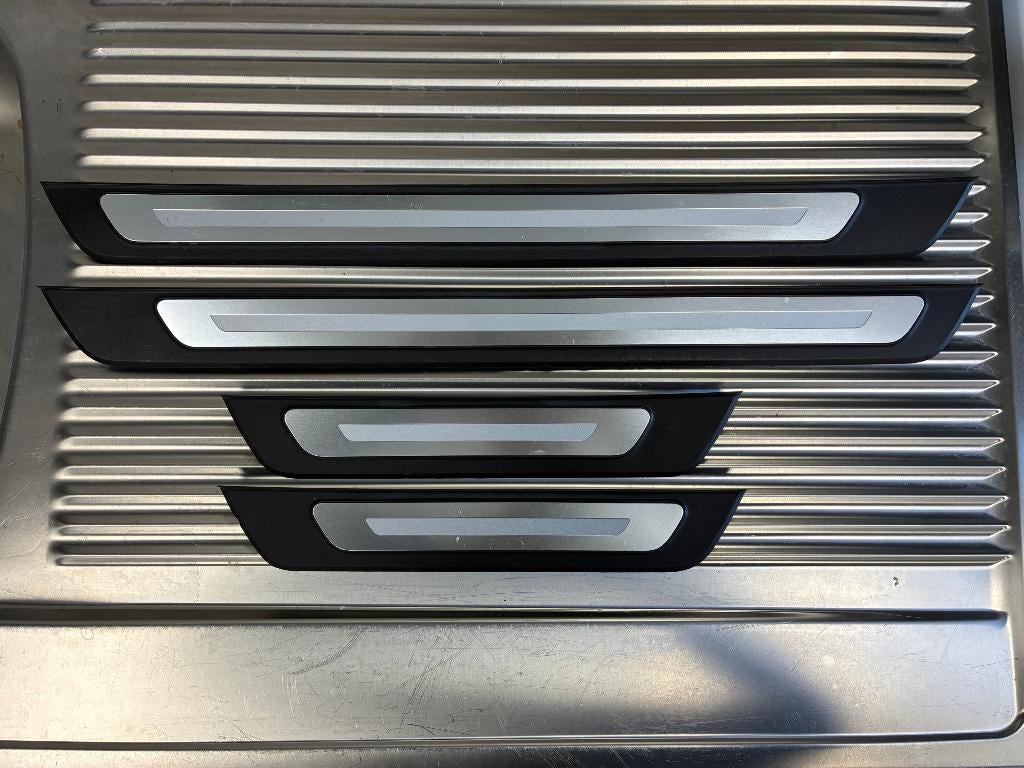 AUDI A6 C8 4K alu instaplijsten set 4K0853373 374 375 376 !, Auto-onderdelen, Interieur en Bekleding, Verzenden, Gebruikt, Audi