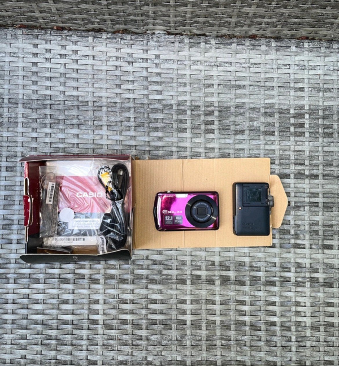 Retro Casio Exilim EX-Z330 roze - Complete set in doos (Y2K), Casio, Handleiding, Ophalen of Verzenden, Zo goed als nieuw