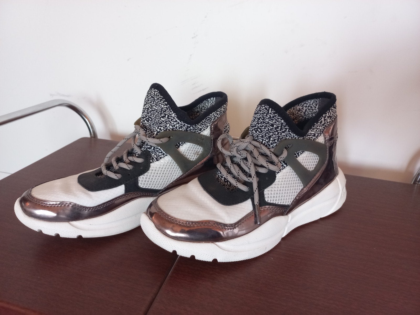 zwarte Kendall + Kylie North sneakers maat 38, Ophalen of Verzenden, Zo goed als nieuw, Zwart, Sneakers of Gympen