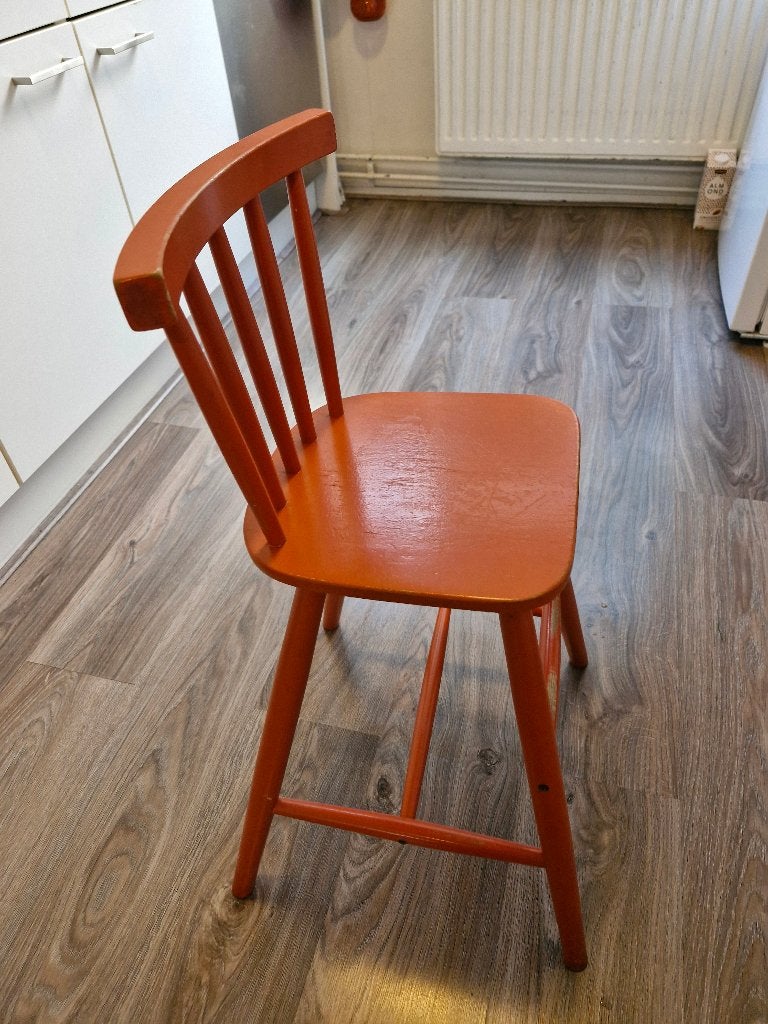IKEA Agam kinderstoel / spijlenstoel – Hout oranje, Kinderen en Baby's, Kinderstoelen, Ophalen, Gebruikt, Overige typen