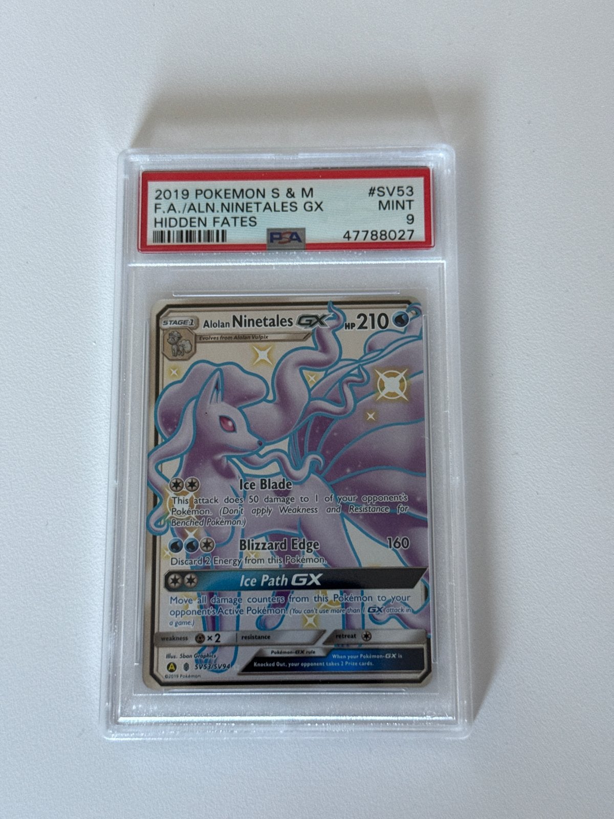 Alolan Ninetales GX PSA 9 MINT Hidden Fates SV53/SV94, Hobby en Vrije tijd, Verzamelkaartspellen | Pokémon, Ophalen of Verzenden