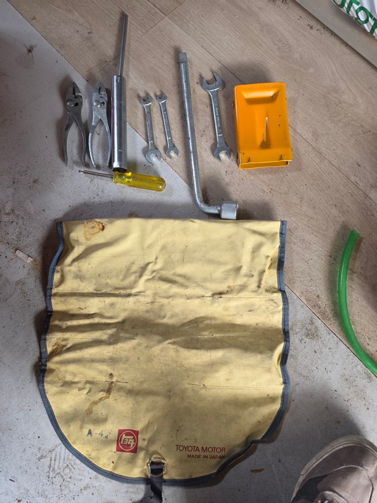 Unieke Vondst: 2x Originele Toyota TEQ Gereedschapssets (100, Ophalen of Verzenden, Gebruikt