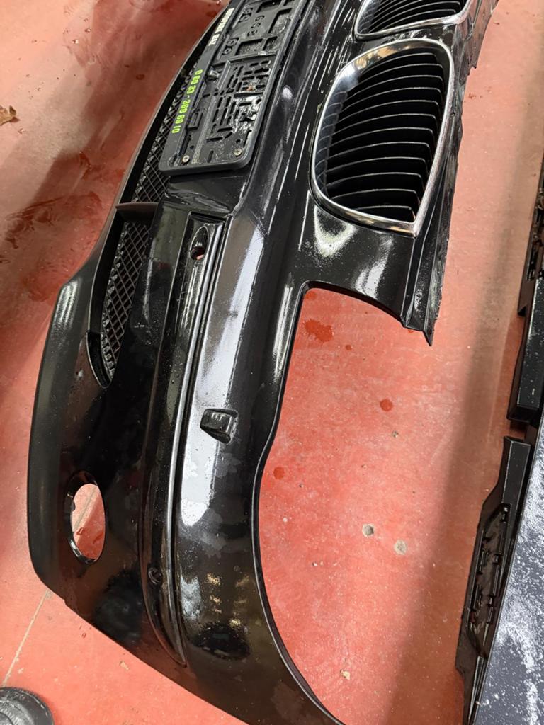 Voorbumper BMW 1 serie e87 zwart eventueel met Sideskirts, Ophalen, Rechts, BMW, Bumper