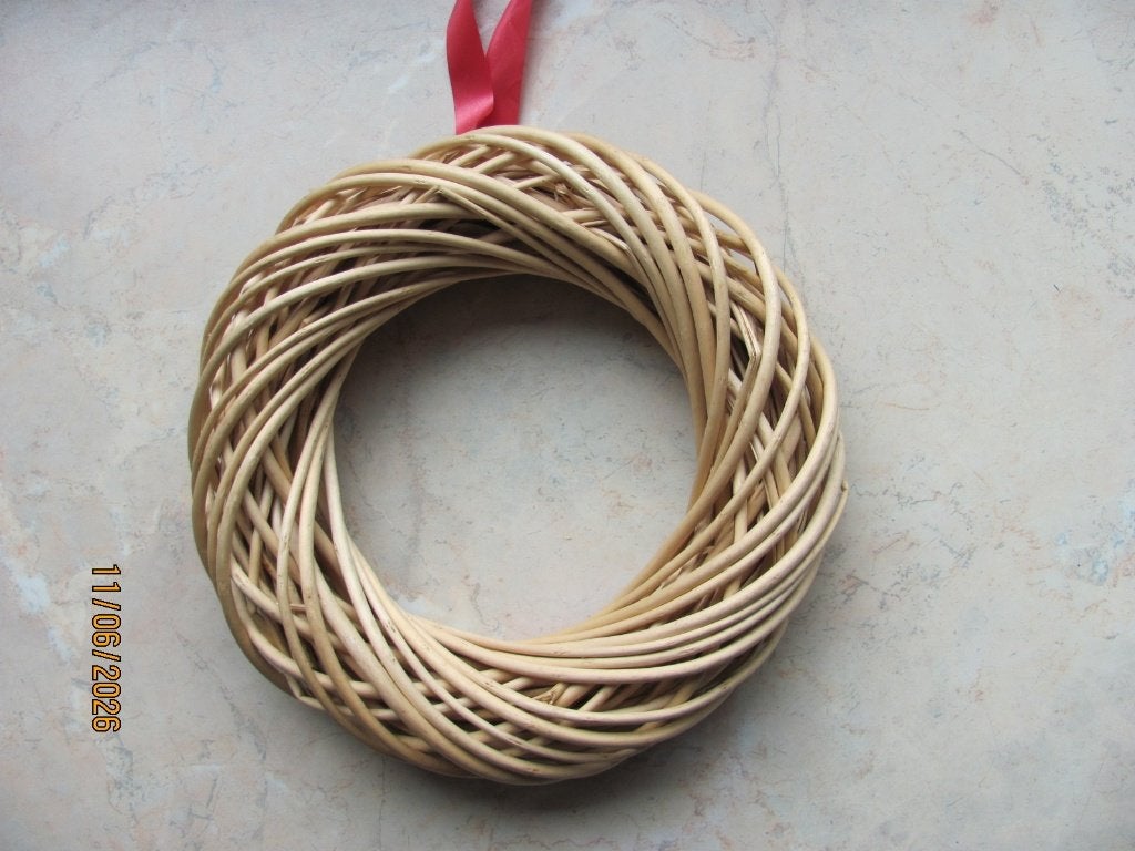NIEUWSTAAT rotan RIETKRANS krans DIY decoratie KERST Ø 27 cm, Diversen, Kerst, Ophalen of Verzenden, Zo goed als nieuw