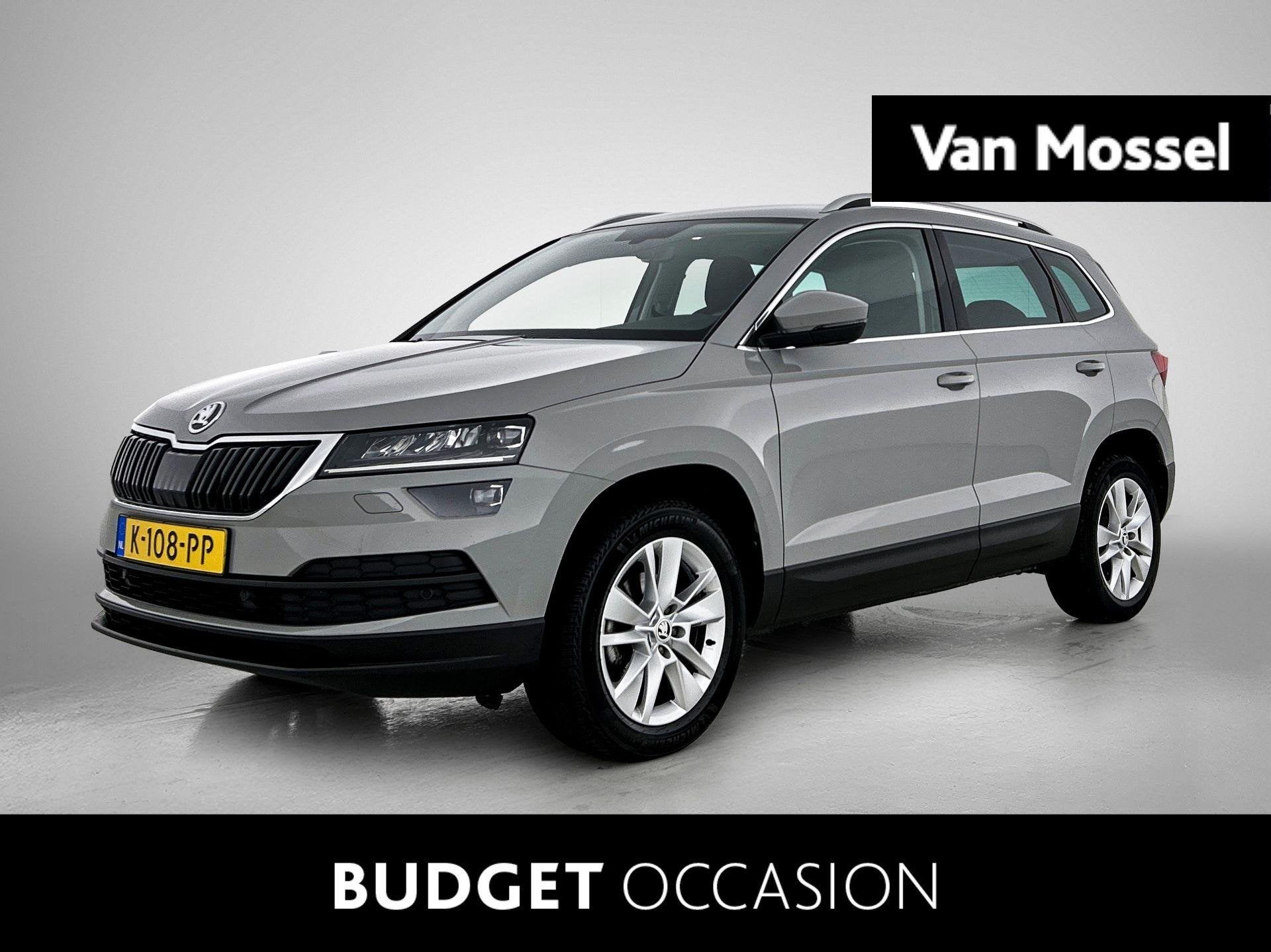Skoda Karoq 1.5 TSI ACT Business Edition Plus Airco | Apple, Auto's, 12 maanden, Stof, 4 cilinders, Bedrijf