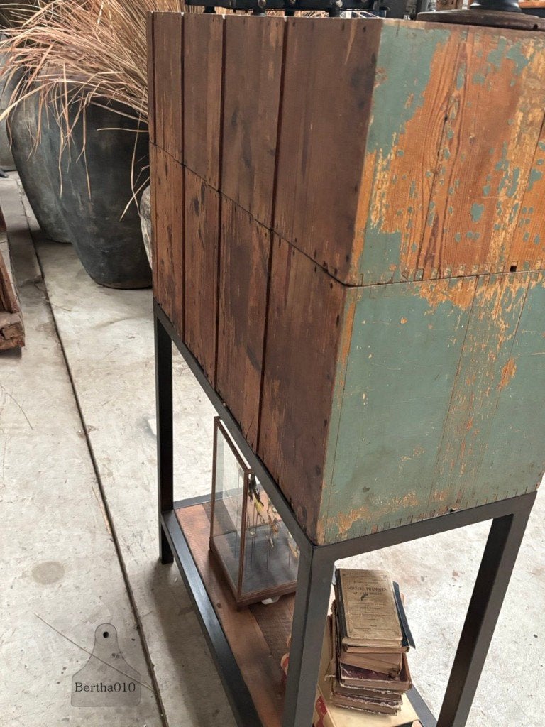 Oude ladekast met prachtig patina, Huis en Inrichting, 5 laden of meer, Zo goed als nieuw, 25 tot 50 cm, Overige houtsoorten