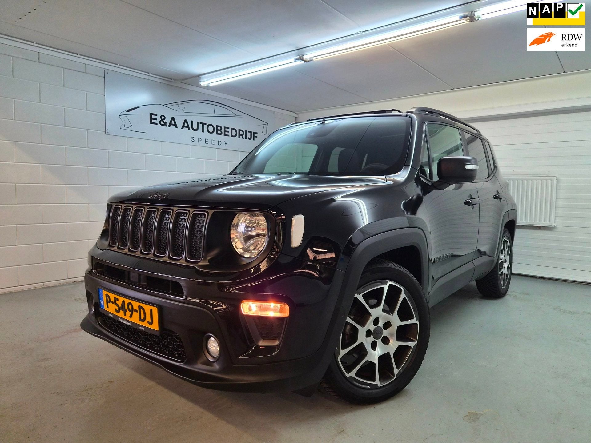 Jeep Renegade 1.3T DDCT 80th Automaat / 1E EIGENAAR /PANO /, Auto's, Jeep, Automatische klimaatregeling, Gebruikt, 4 cilinders