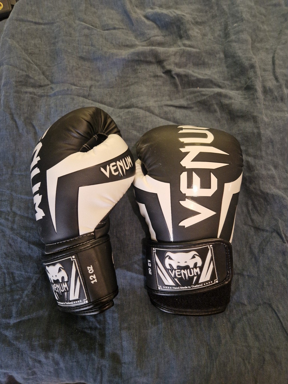 Venum Bokshandschoenen 12 oz - Zwart/Wit, Overige, Vechtsportbescherming, Zo goed als nieuw, Maat M
