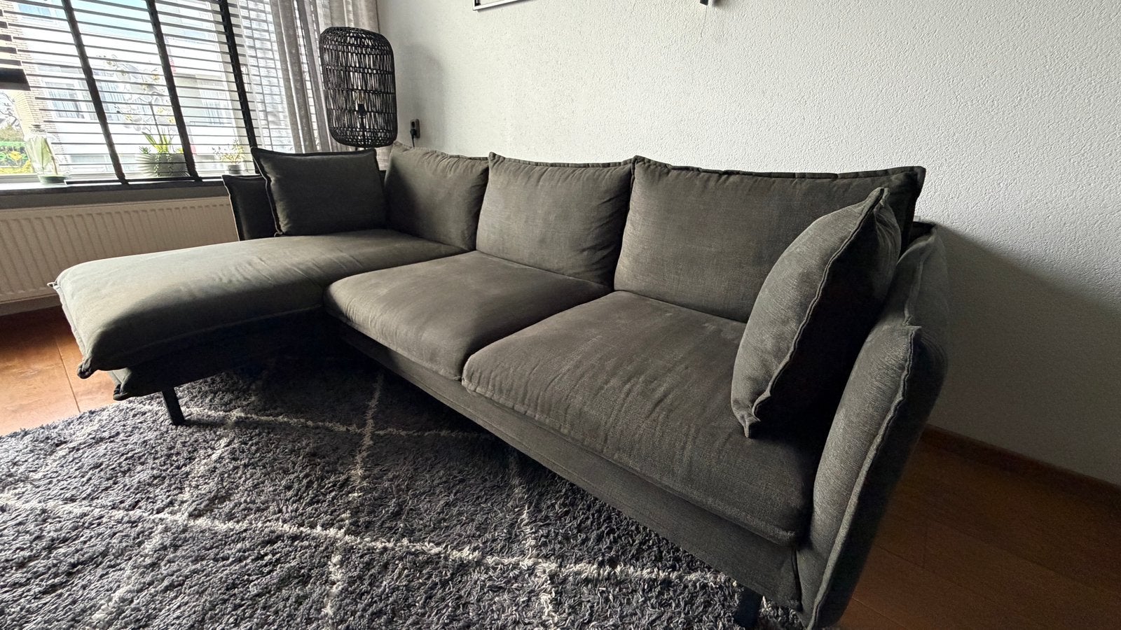 Bank Chaise Longue Gayle links warm groen, Huis en Inrichting, Ophalen, 250 tot 300 cm, Hoekbank, Zo goed als nieuw