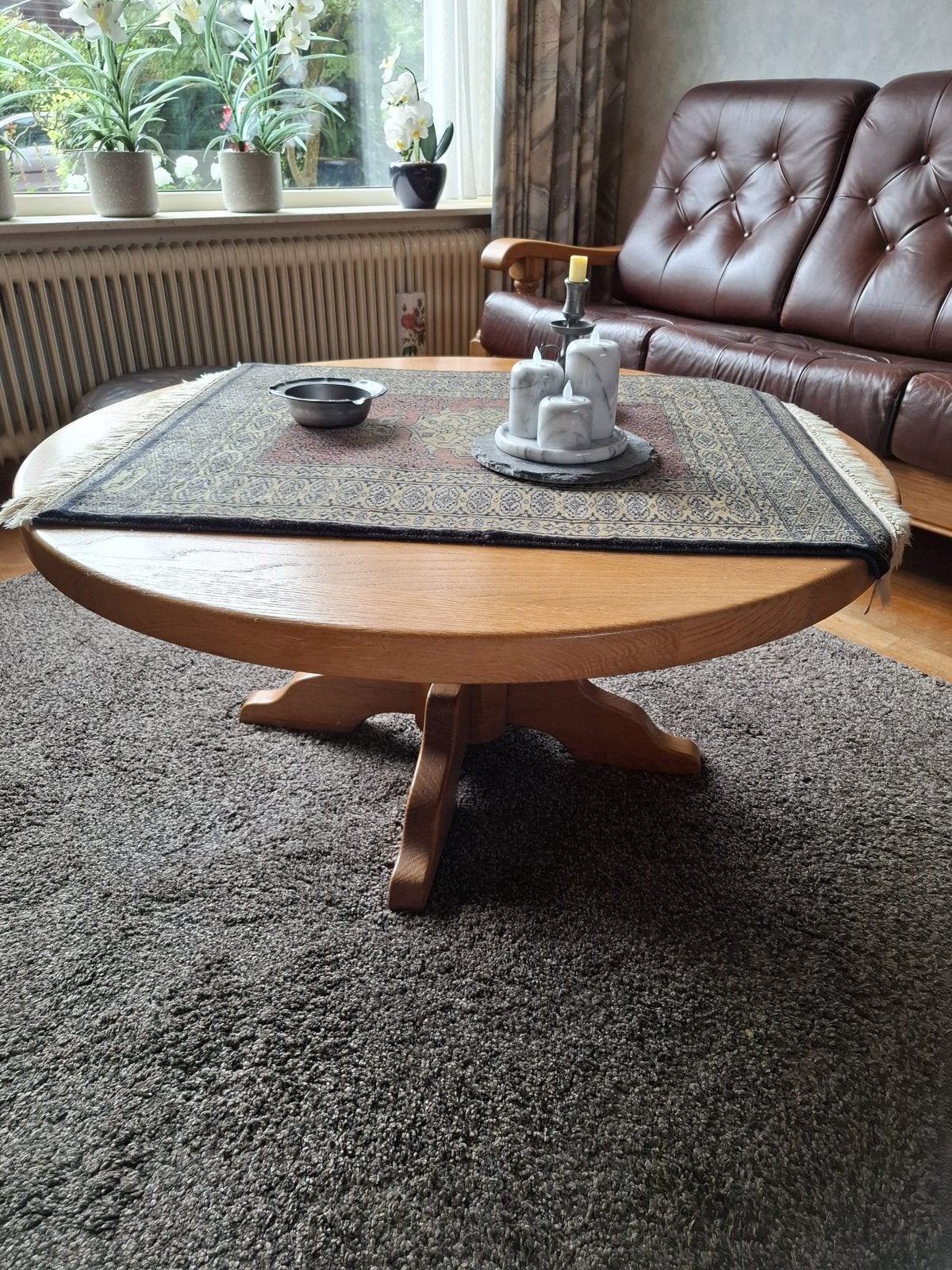 Massief eiken salon tafel, Ophalen, 100 tot 150 cm, 50 tot 100 cm, Zo goed als nieuw