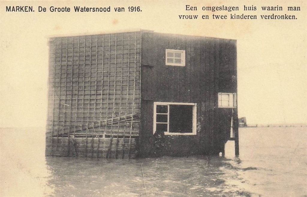 703-372-019 Marken de groote Watersnood van 1916 een omgesl, Verzenden, Voor 1920, Noord-Holland
