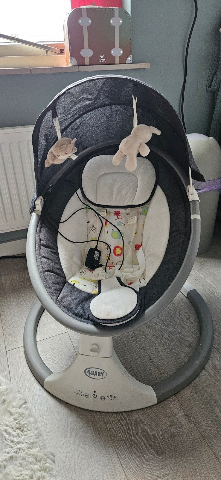 4BABY Babywieg/Schommelstoel met Muziek en Speeltjes, Ophalen, Gebruikt, Overige typen, Met geluid