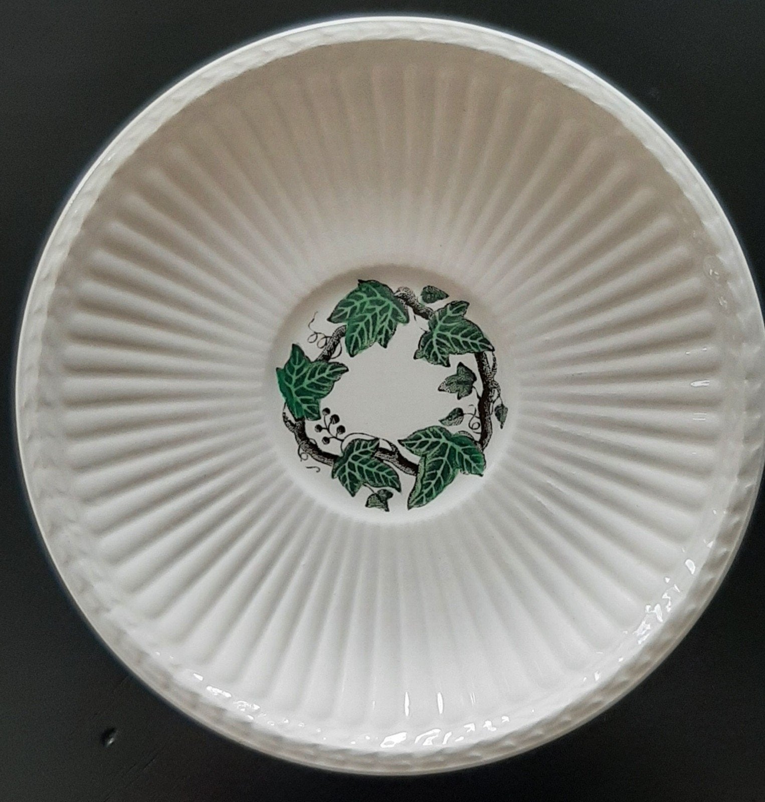 Wedgwood Stratford schotel voor koffiekop/espressokop Ø13 cm, Nieuw, Ophalen of Verzenden, Kop(pen) en/of Schotel(s), Wedgwood